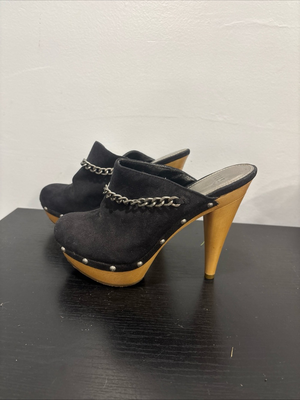 Elle Black faux Suede Platform Mule Clogs with Chain Accent Sz 7 y2k